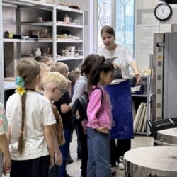 Прикосновение к керамике: экскурсия и мастер-класс для школьных групп