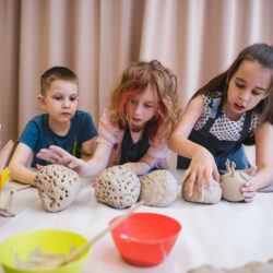 ДЕТСКИЙ МАСТЕР-КЛАСС «КРЕАТИВНАЯ КЕРАМИКА»